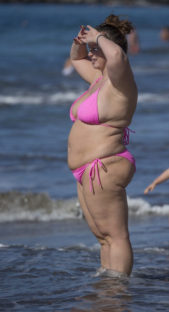 BBW Chanelle Hayes shows her massive gut and fat titties on a beach gallery, pic 172