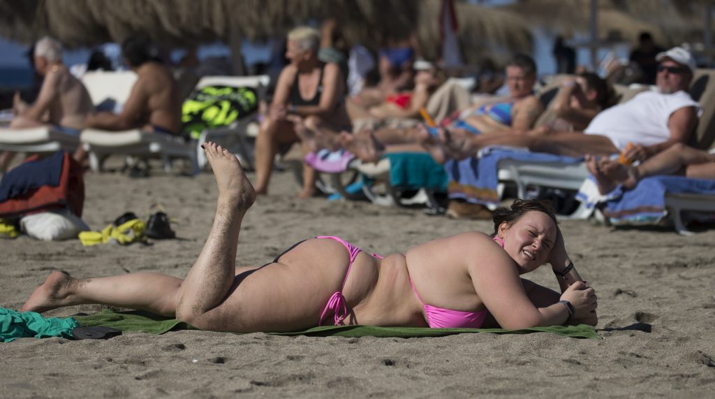 BBW Chanelle Hayes shows her massive gut and fat titties on a beach gallery, pic 18