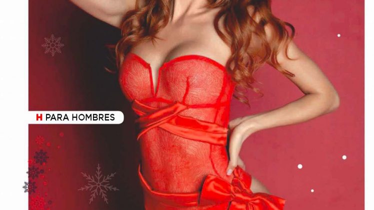 Half-naked Aline Sartori is the best Christmas gift you can dream of