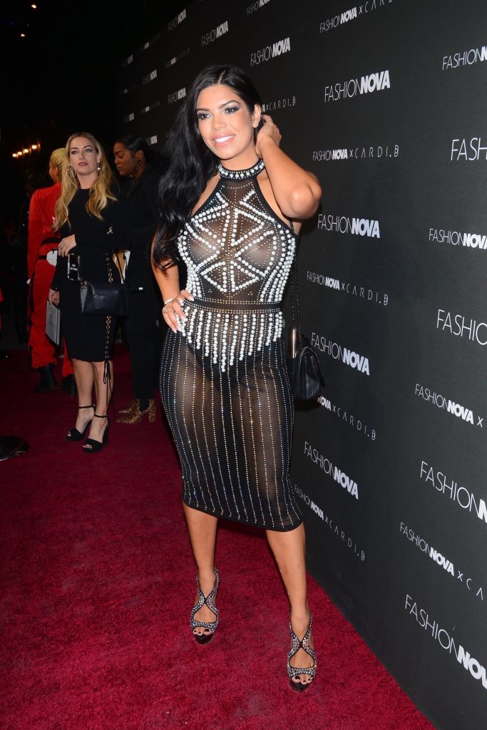 Smoldering brunette Suelyn Medeiros steals the show with her see-through dress gallery, pic 34