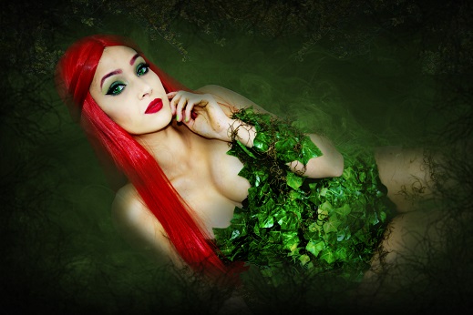 CincinBear cosplays as Poison Ivy and shows that she’s naughty by nature