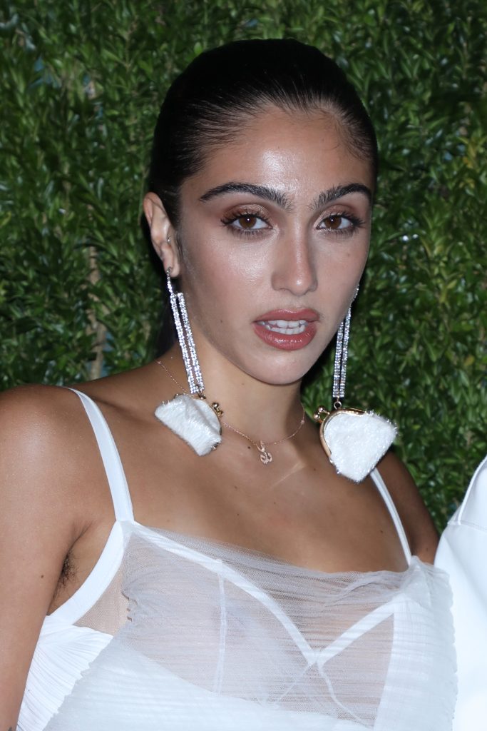 Brazen beauty Lourdes Leon showing off her nipples on camera gallery, pic 8