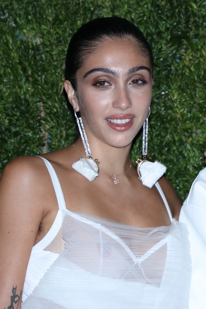 Brazen beauty Lourdes Leon showing off her nipples on camera gallery, pic 142