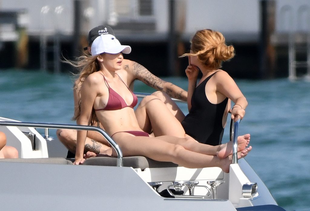 Gigi Hadid shows her bikini body while hanging out on a luxurious yacht gallery, pic 44