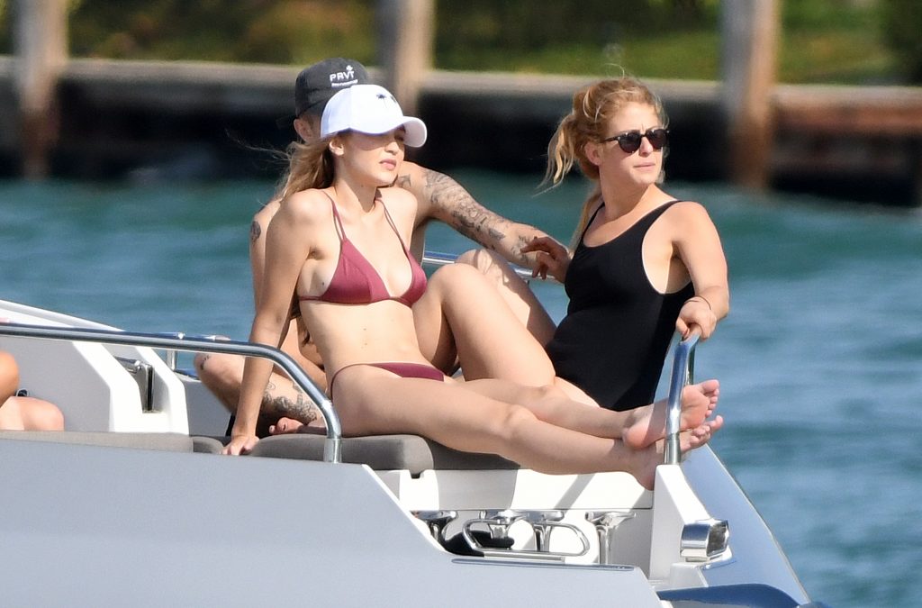 Gigi Hadid shows her bikini body while hanging out on a luxurious yacht gallery, pic 48