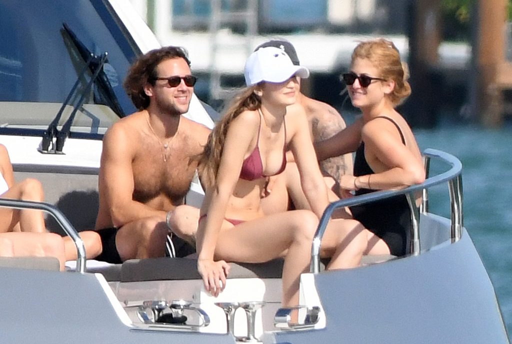 Gigi Hadid shows her bikini body while hanging out on a luxurious yacht gallery, pic 94