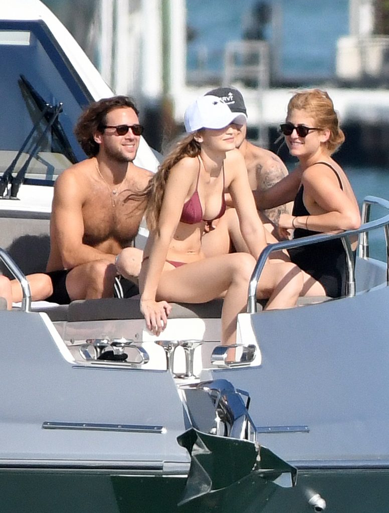 Gigi Hadid shows her bikini body while hanging out on a luxurious yacht gallery, pic 100