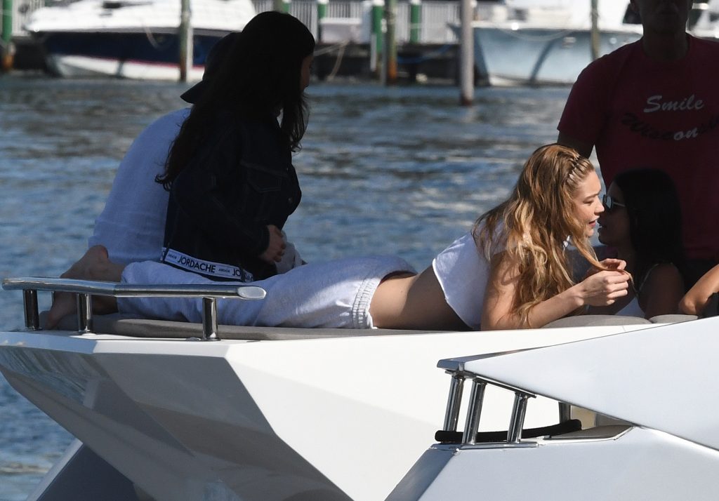 Gigi Hadid shows her bikini body while hanging out on a luxurious yacht gallery, pic 128