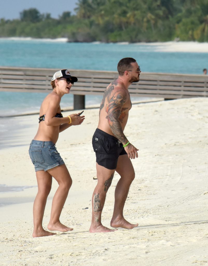 Bikini-clad Emma Willis captured on holiday in the Maldives  gallery, pic 12