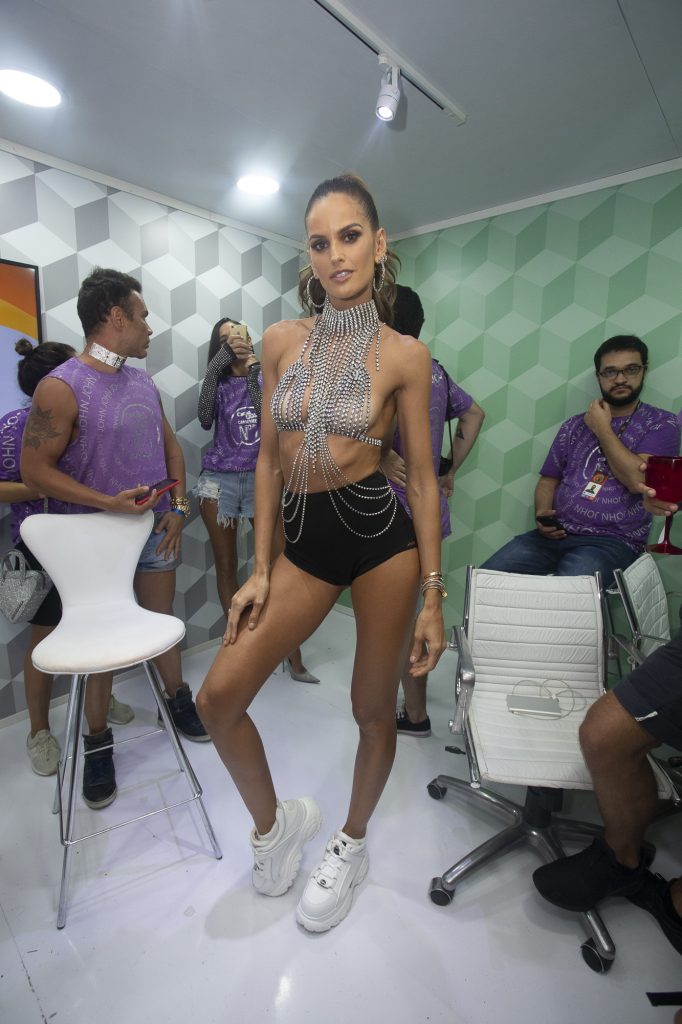 Brunette Beauty Bruna Marquezine Shows Her Tits in a See-Through Blouse gallery, pic 328