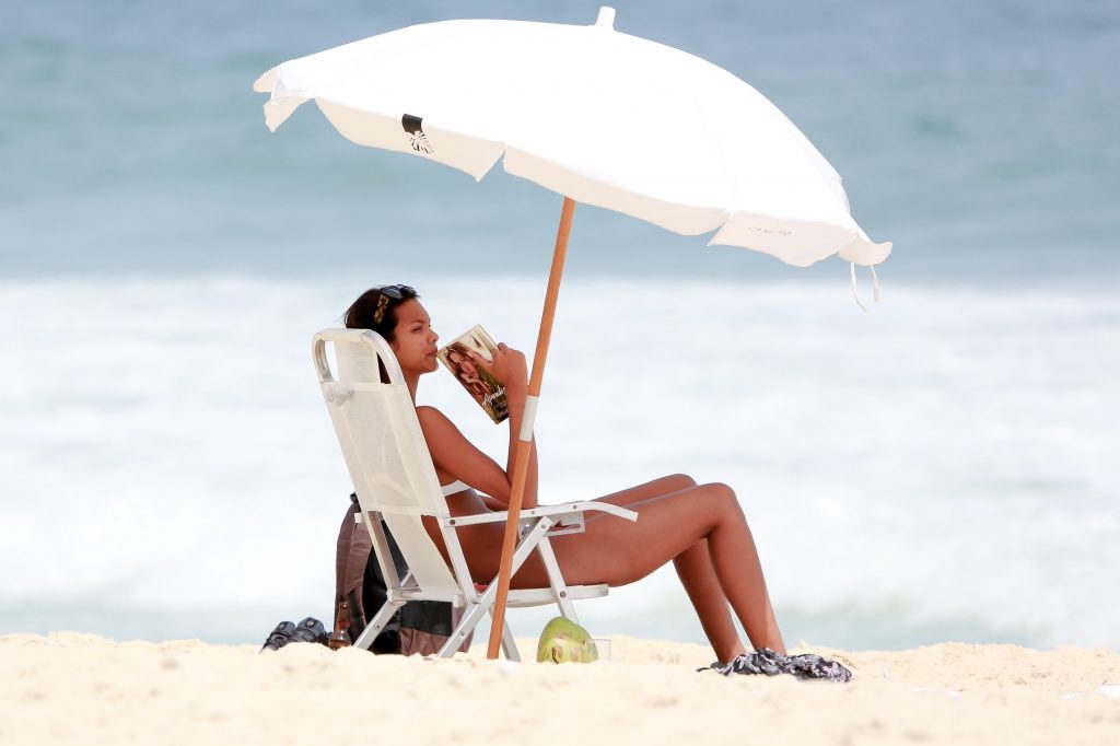 Stunning brunette Lais Ribeiro shows her body on a beach in Rio de Janeiro gallery, pic 220