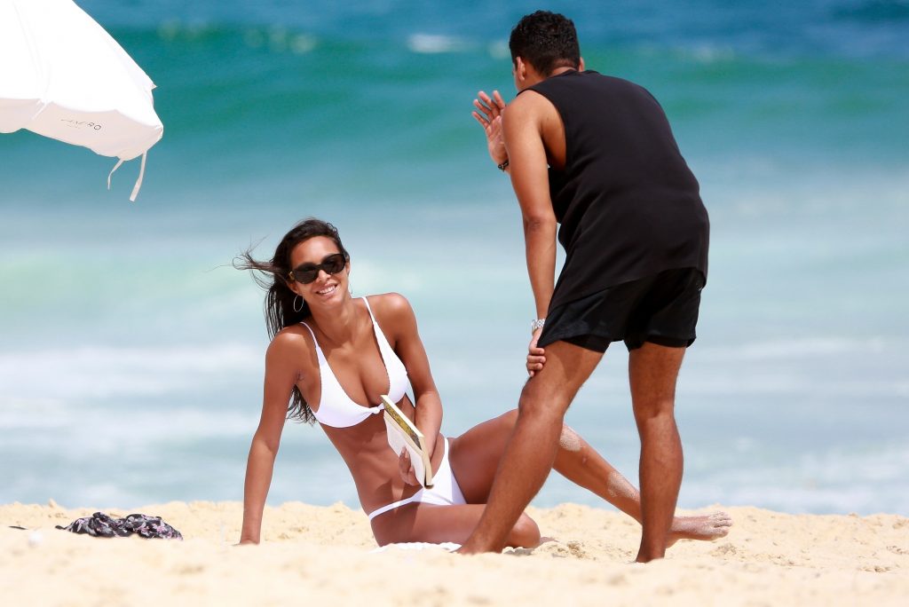 Stunning brunette Lais Ribeiro shows her body on a beach in Rio de Janeiro gallery, pic 242