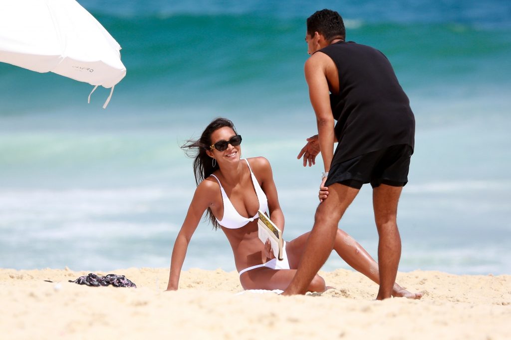 Stunning brunette Lais Ribeiro shows her body on a beach in Rio de Janeiro gallery, pic 244