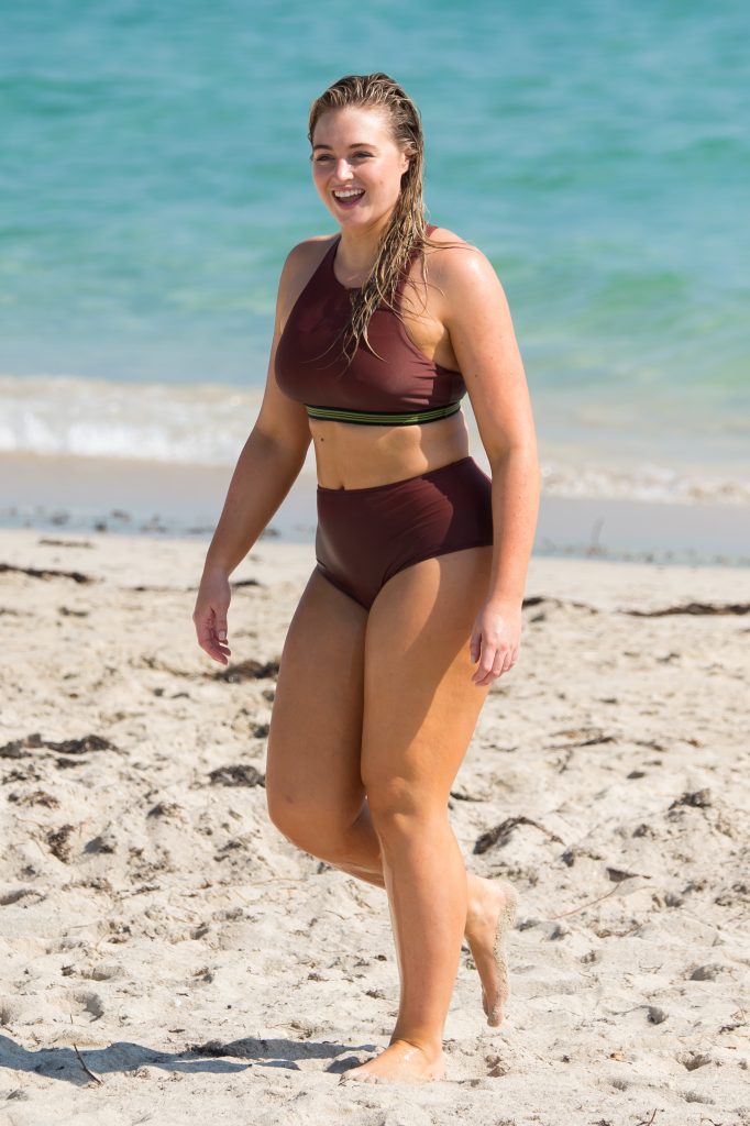 BBW blonde Iskra Lawrence lights up a swimsuit photoshoot gallery, pic 34