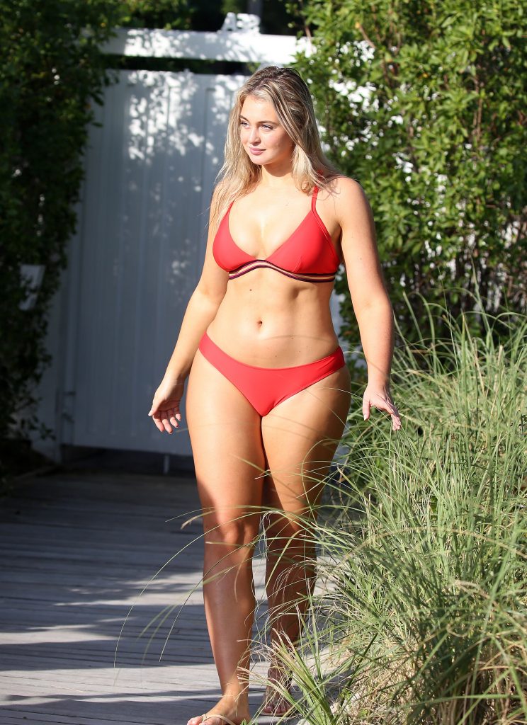 BBW blonde Iskra Lawrence lights up a swimsuit photoshoot gallery, pic 480