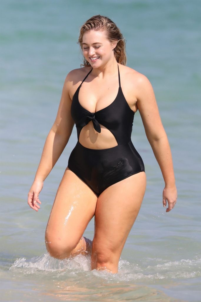 BBW blonde Iskra Lawrence lights up a swimsuit photoshoot gallery, pic 512