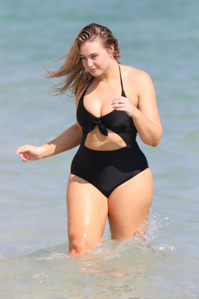 BBW blonde Iskra Lawrence lights up a swimsuit photoshoot gallery, pic 518