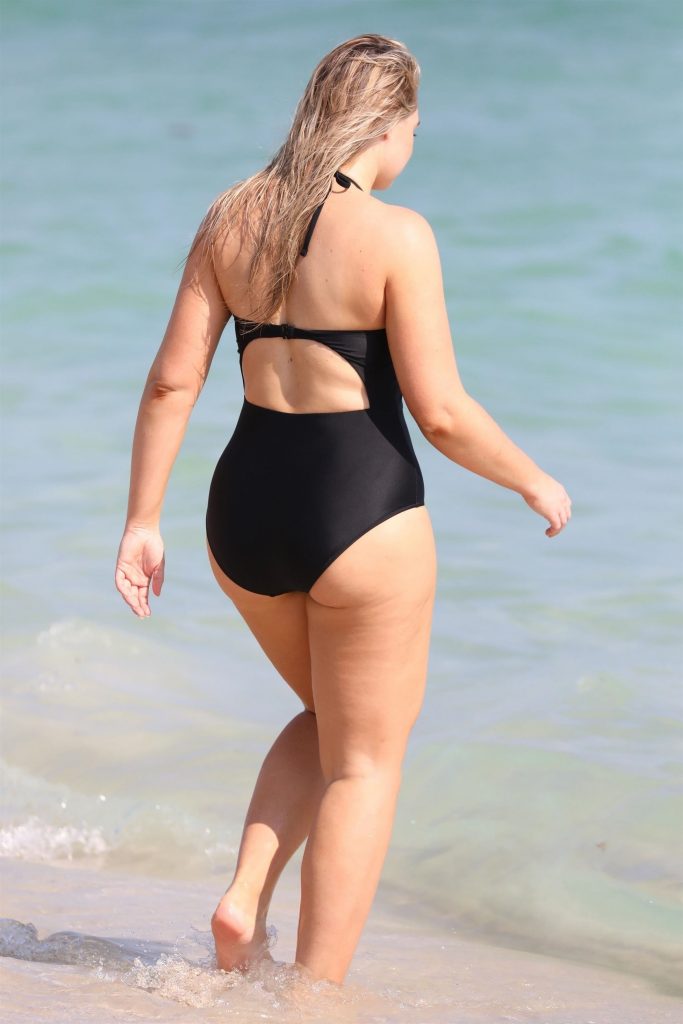 BBW blonde Iskra Lawrence lights up a swimsuit photoshoot gallery, pic 520