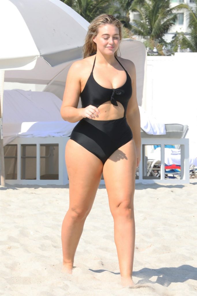 BBW blonde Iskra Lawrence lights up a swimsuit photoshoot gallery, pic 522
