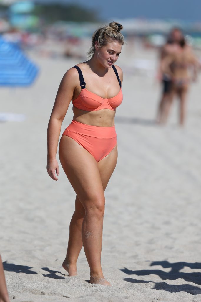 BBW blonde Iskra Lawrence lights up a swimsuit photoshoot gallery, pic 632