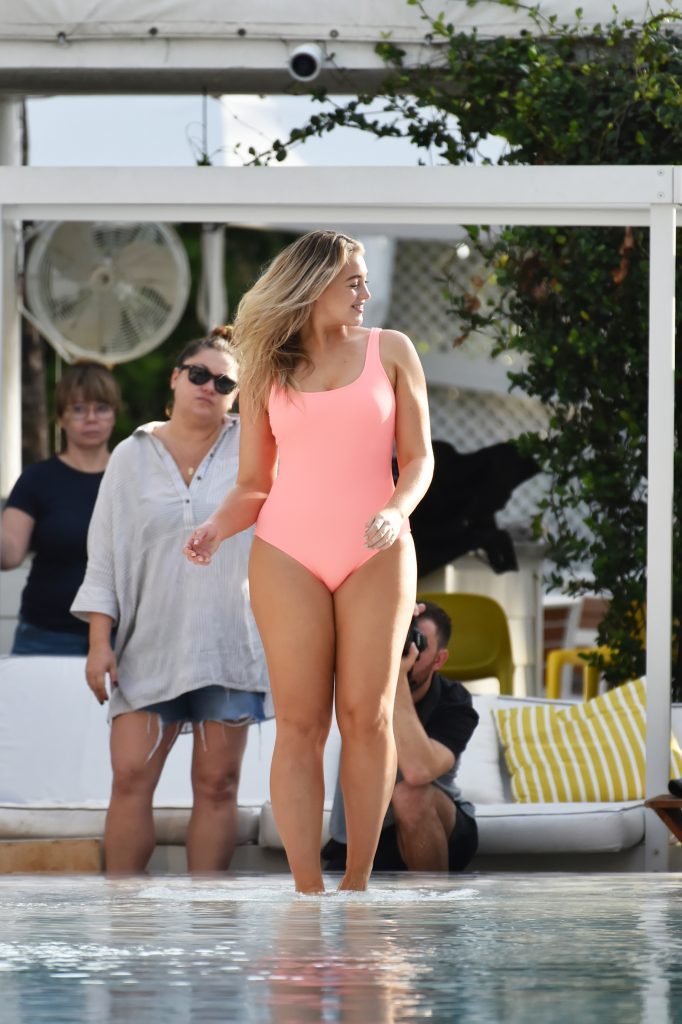 BBW blonde Iskra Lawrence lights up a swimsuit photoshoot gallery, pic 64