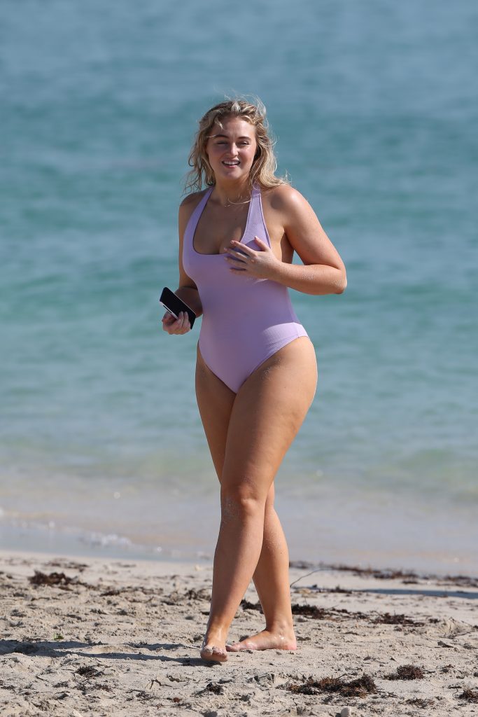 BBW blonde Iskra Lawrence lights up a swimsuit photoshoot gallery, pic 658