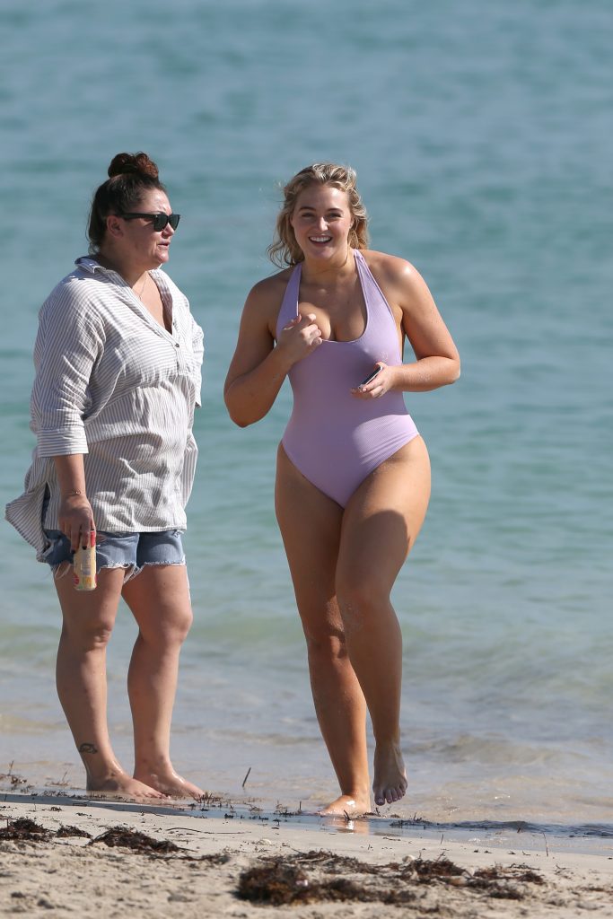 BBW blonde Iskra Lawrence lights up a swimsuit photoshoot gallery, pic 664