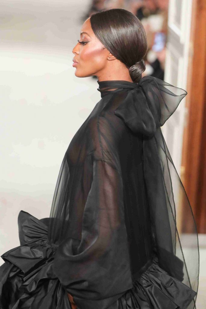Naomi Campbell Showing Her Nude Breasts in a Sheer Black Gown gallery, pic 20