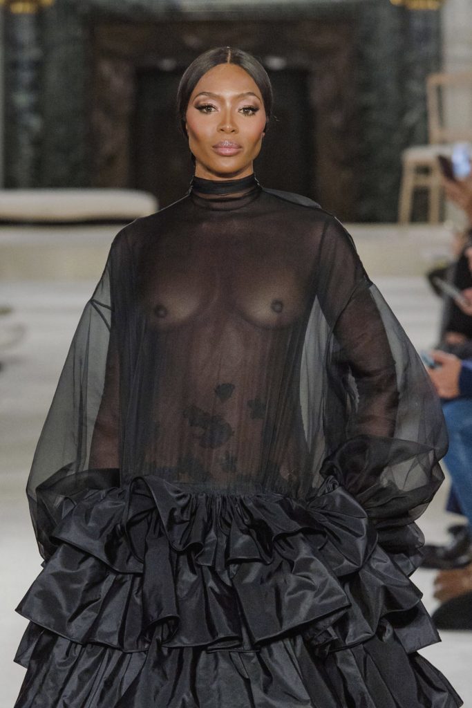 Naomi Campbell Showing Her Nude Breasts in a Sheer Black Gown gallery, pic 38