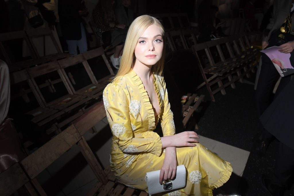 Pale Blonde Beauty Elle Fanning Shows Her Tits (and Nipples) gallery, pic 2