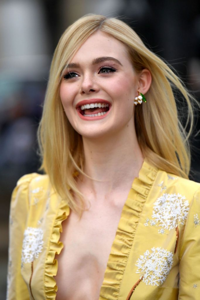 Pale Blonde Beauty Elle Fanning Shows Her Tits (and Nipples) gallery, pic 20