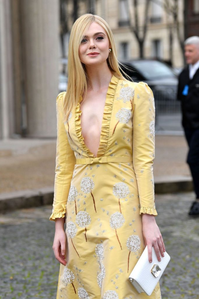 Pale Blonde Beauty Elle Fanning Shows Her Tits (and Nipples) gallery, pic 12