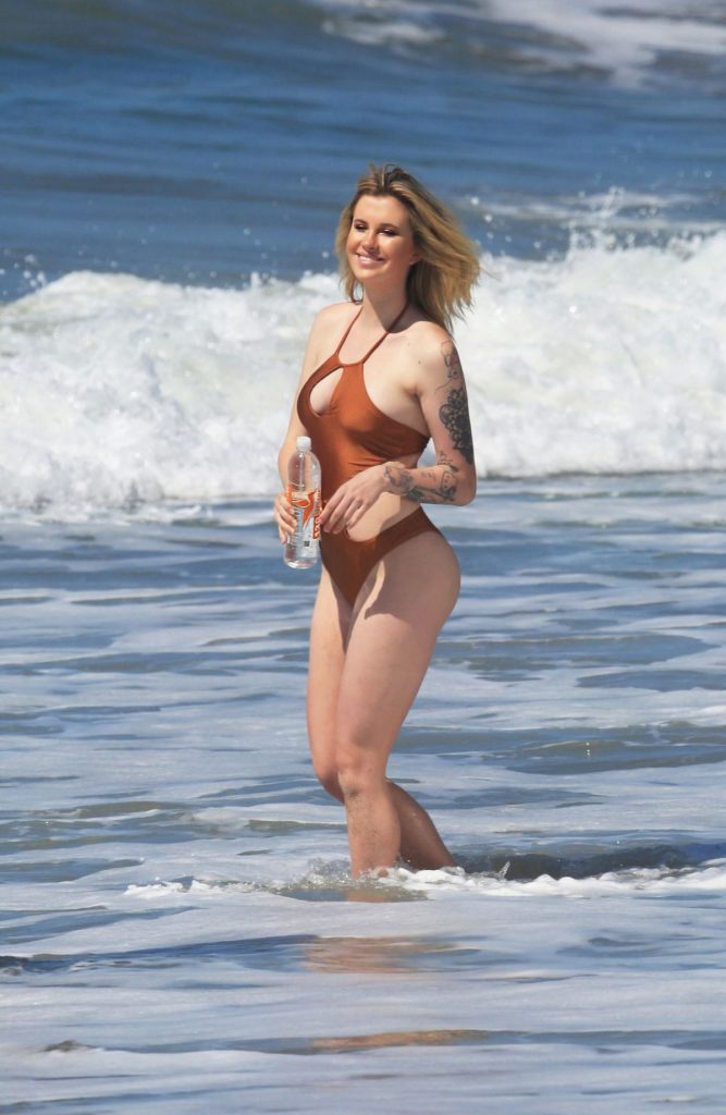 Ireland Baldwin Posing in a Sexy Swimsuit - 138 Water Promo Photoshoot gallery, pic 8