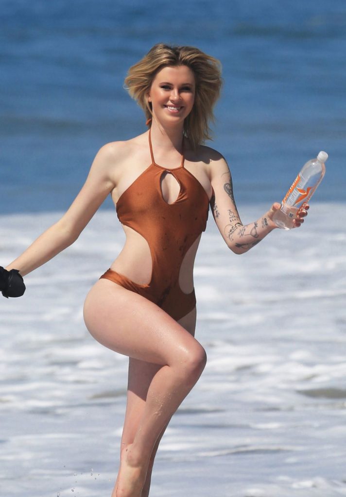 Ireland Baldwin Posing in a Sexy Swimsuit - 138 Water Promo Photoshoot gallery, pic 12