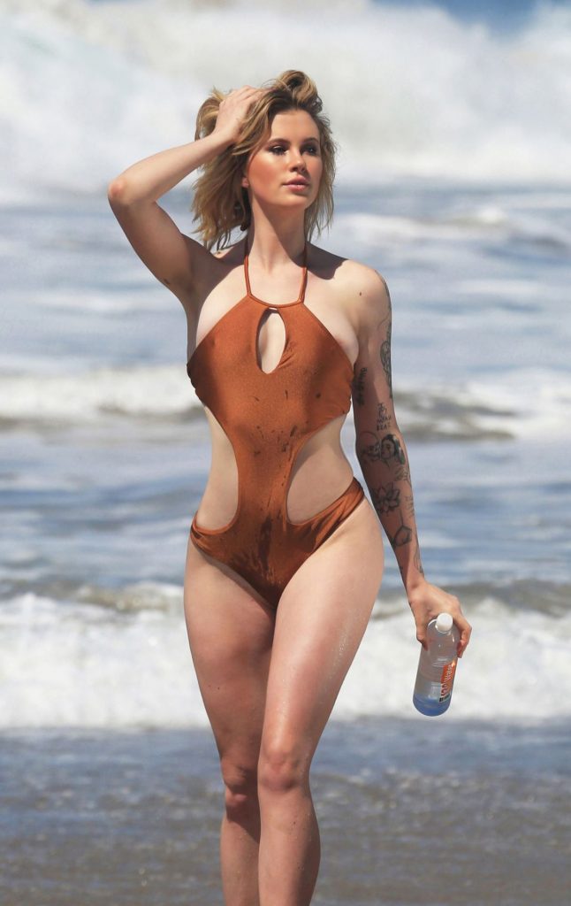 Ireland Baldwin Posing in a Sexy Swimsuit - 138 Water Promo Photoshoot gallery, pic 16