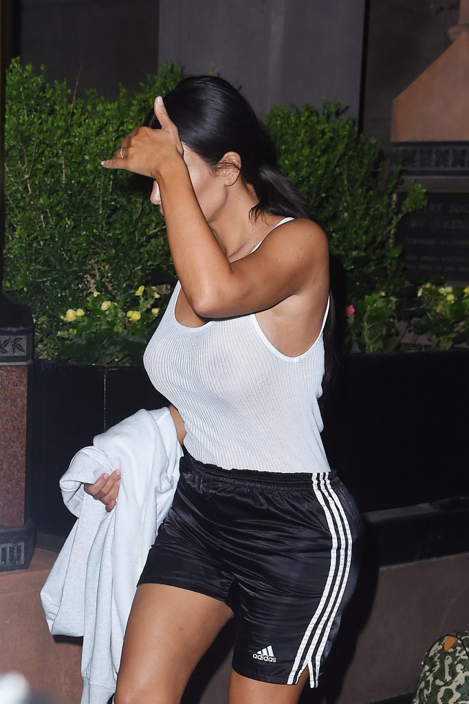 Braless Kim Kardashian Looking Extremely Nippy  gallery, pic 166