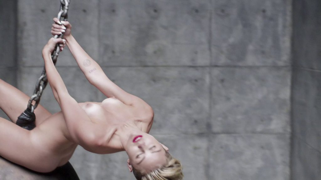 Collection of Sexy Screencaps from Miley Cyrus' Wrecking Ball gallery, pic 36