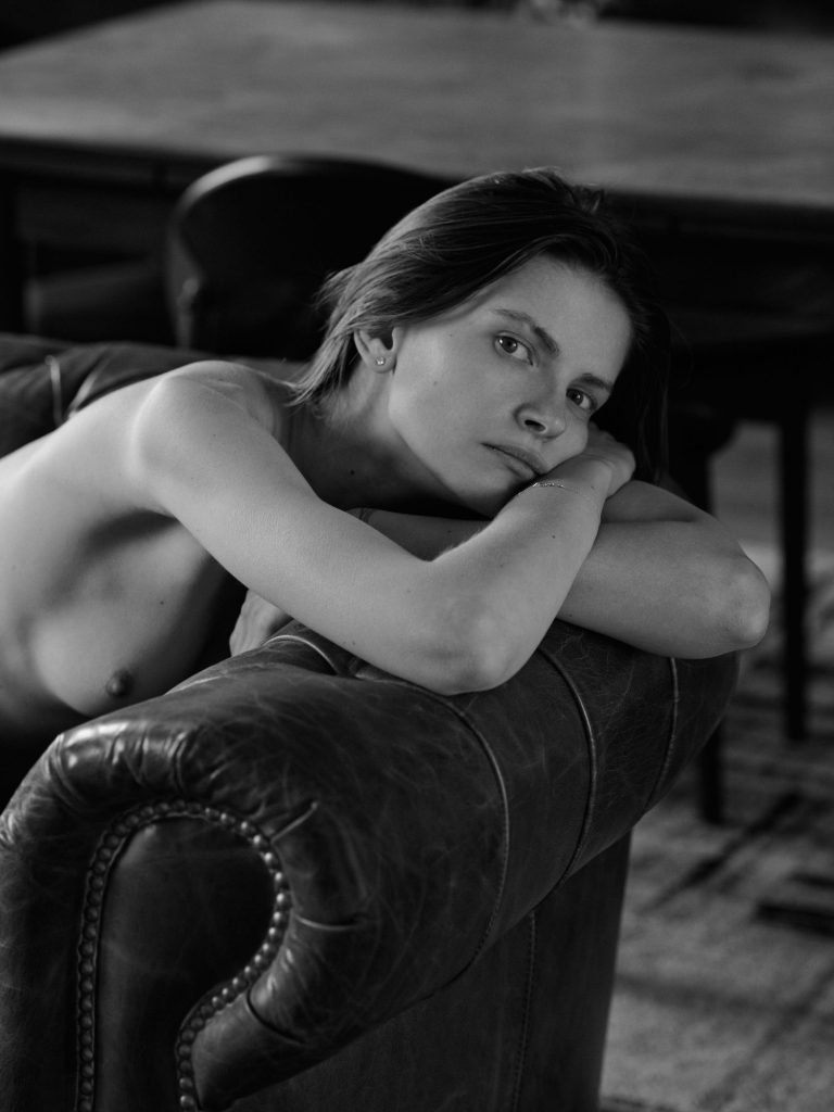 Naked and Naughty Nikola Romanova Shows Her Body on Camera gallery, pic 4