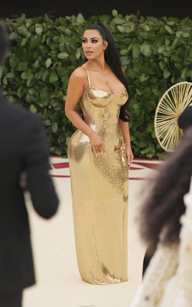 Brunette Stunner Kim Kardashian Looking Extremely Busty at MET Gala gallery, pic 6