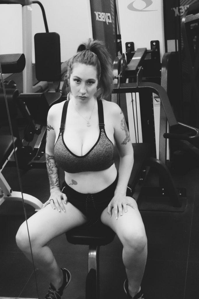 Slutty Gym Goer Kenie Elizabeth Showing Her Pussy For You