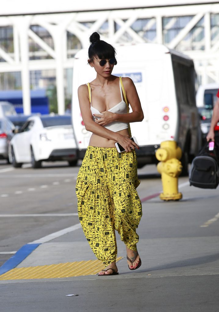 Fame-Hungry Hottie Bai Ling Tries Flashing Her Tits in Public gallery, pic 18