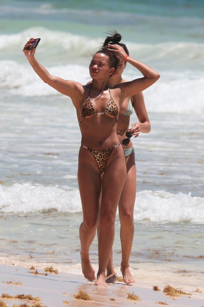 Brunette Vixen Ashley Moore Shows Her Body in a Skimpy Bikini gallery, pic 4
