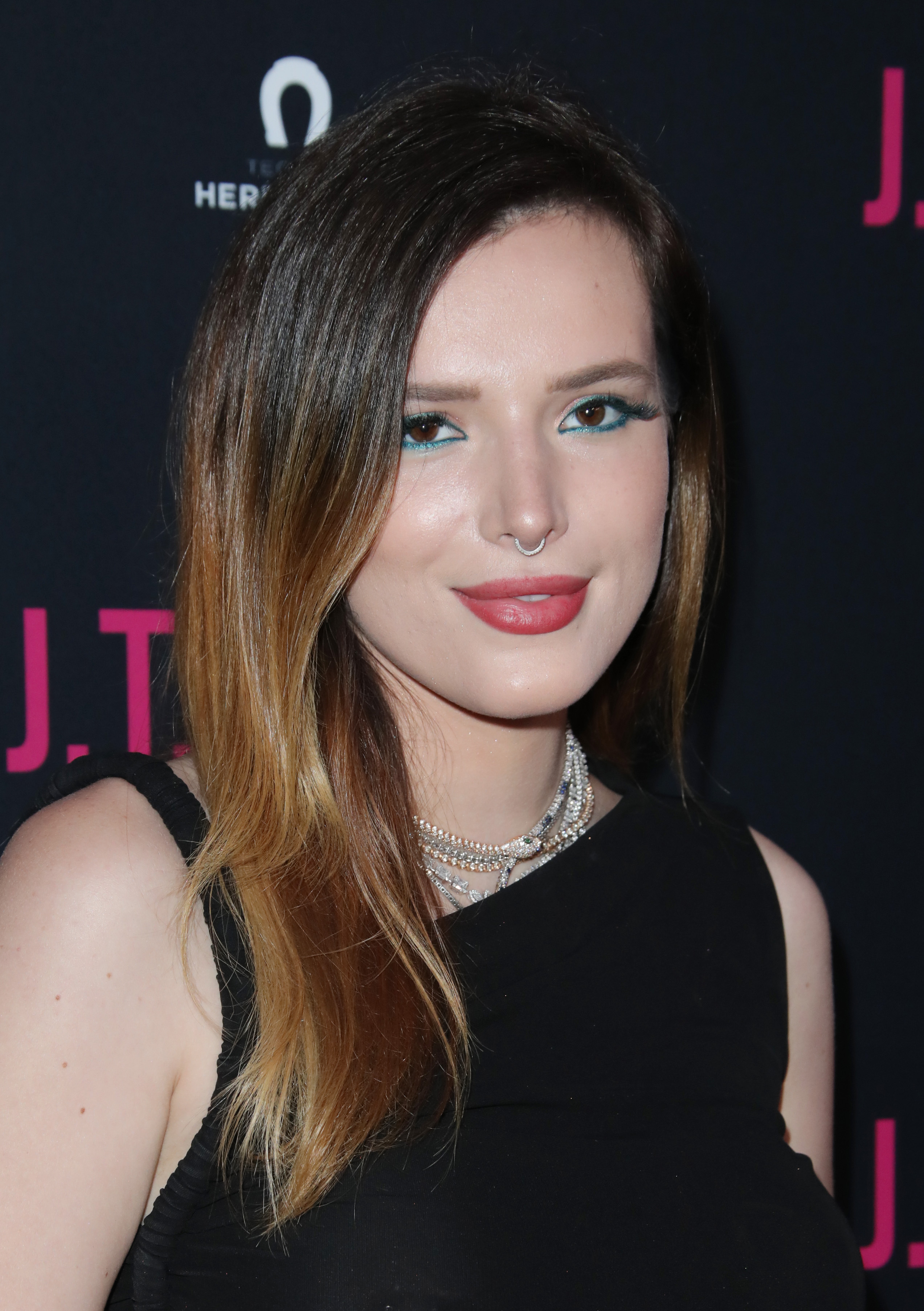 Rebellious Babe Bella Thorne Shows Her Beautiful Nipples for You - The ...