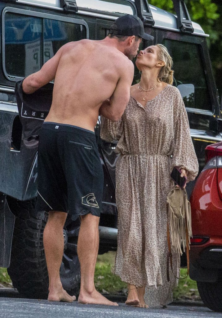 Elsa Pataky Shows Her Pokies While Making Out with Chris Hemsworth gallery, pic 12