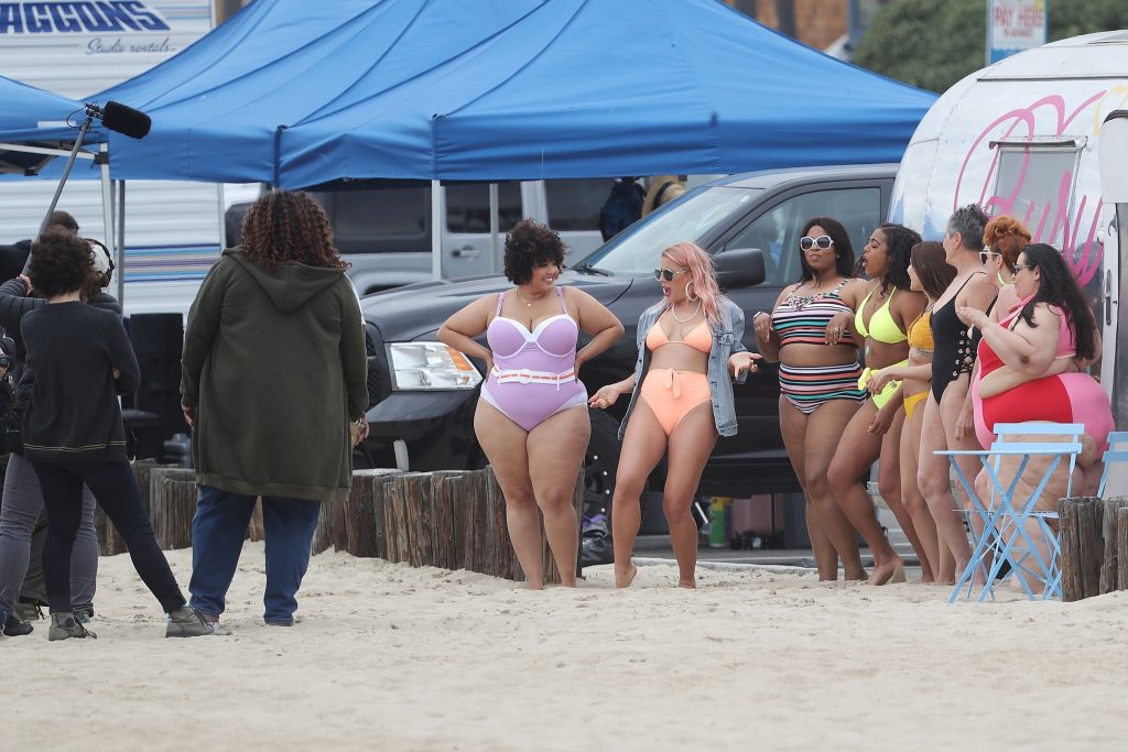 Thick Blonde MILF Busy Philipps Posing with Fatter Women on a Beach gallery, pic 50