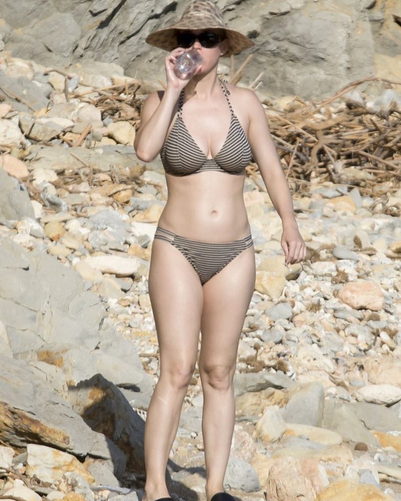Busty Superstar Katy Perry Showing Her Bikini Body in Ibiza gallery, pic 70