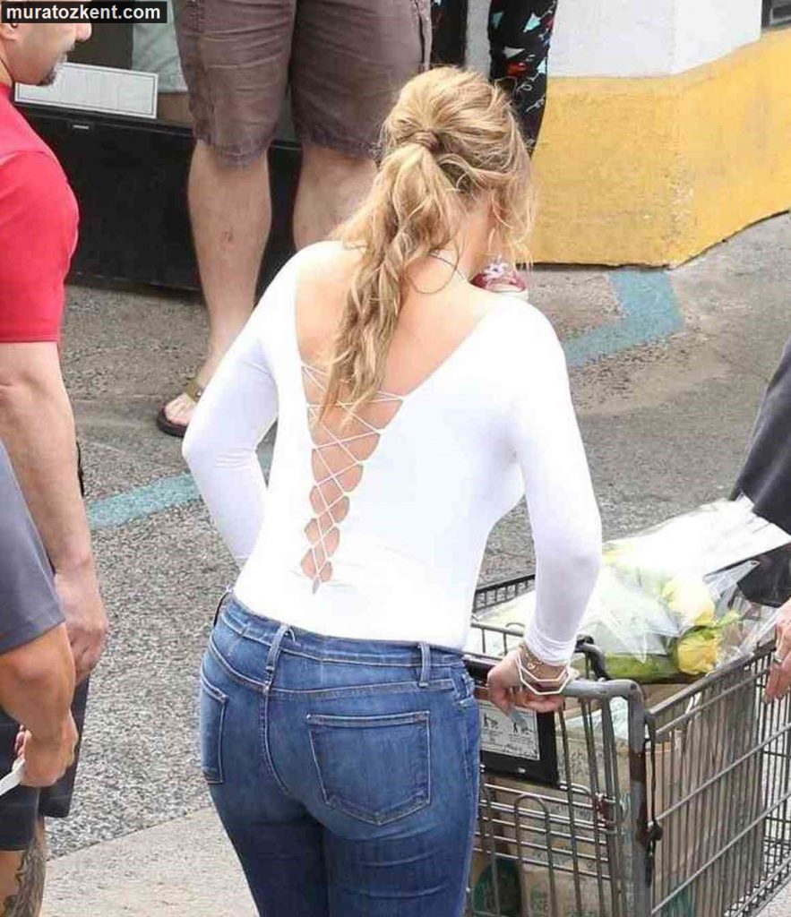 Braless and Brazen Mariah Carey Showing Her Pokies  gallery, pic 4