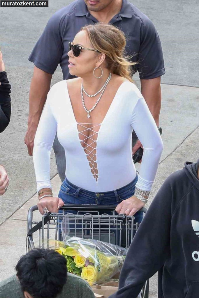 Braless and Brazen Mariah Carey Showing Her Pokies  gallery, pic 16