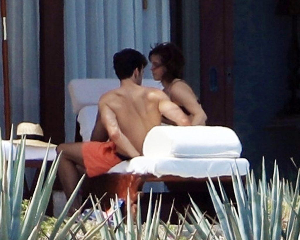 Bikini-Clad Emma Watson Hanging Out with Her Beefy Boyfriend gallery, pic 36