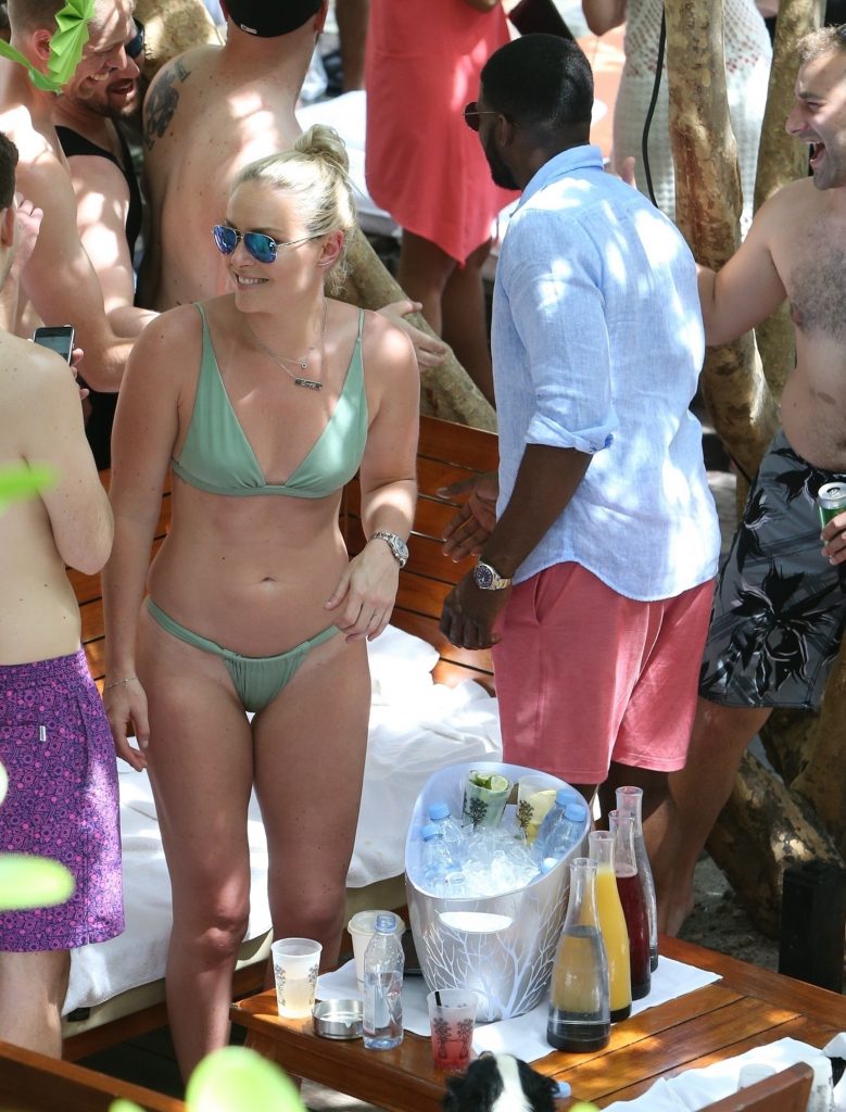 Bikini-Clad Lindsey Vonn Looking Sexy at a Pool Party in Miami gallery, pic 38